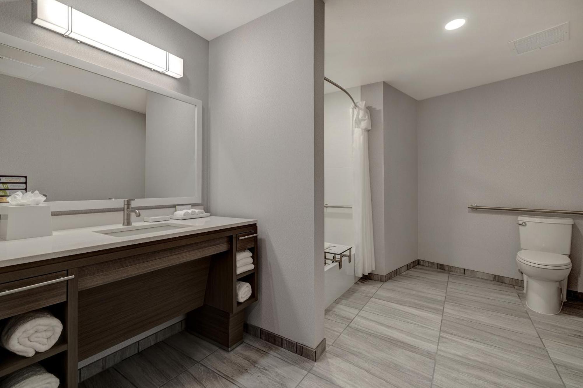 Home2 Suites By Hilton Петалума Номер фото